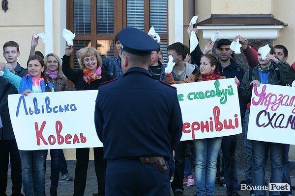 У Луцьку попрощалися з потягом Ковель - Чернівці. ФОТО