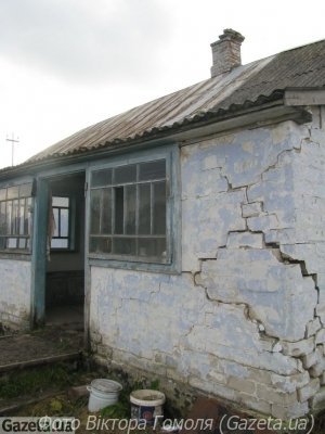 На Рівненщині розвалюється хата екс-президента України. ФОТО