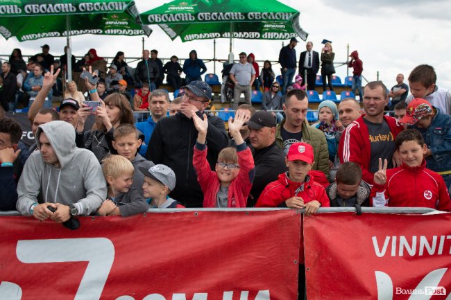 У Луцьку відбулися видовищні авто- і мотогонки. ФОТОРЕПОРТАЖ