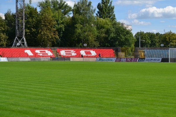 Попри зливу луцький стадіон готовий до «Дніпра»