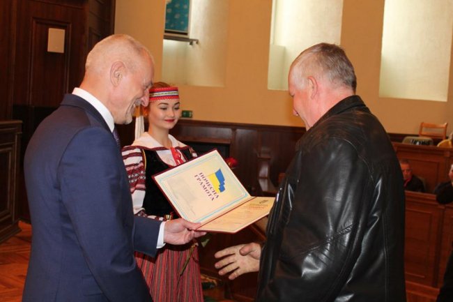 У Луцьку привітали автомобілістів та дорожників з професійним святом. ФОТО