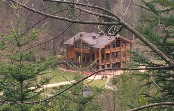 Дача Медведчука на Закарпатті. ФОТО 
