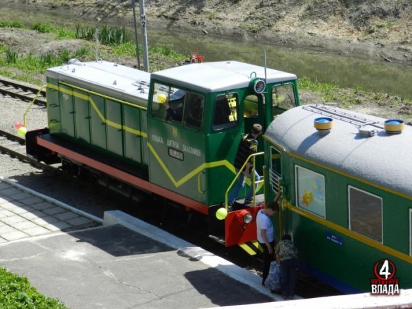 У Луцьку запрацювала дитяча залізниця. ФОТО