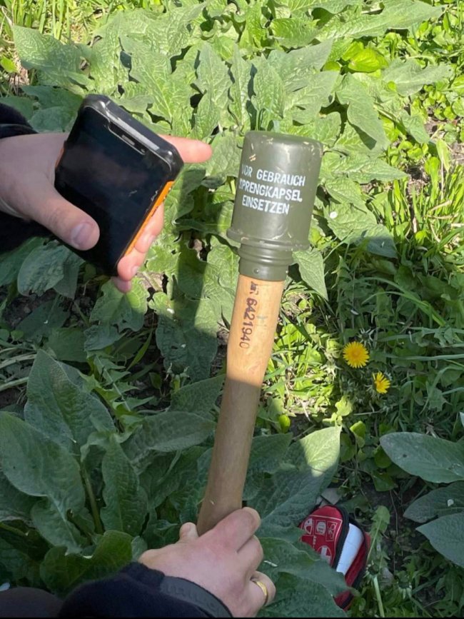 У місті на Волині у дворі знайшли гранату