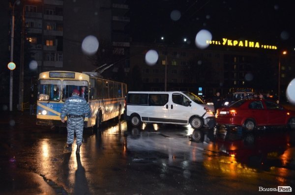 «Божевілля» у Луцьку: у центрі міста – ще одна аварія. ФОТО