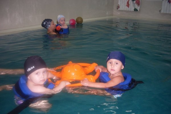 Микола Романюк допоміг знайти кошти на оздоровче обладнання для дітей. ФОТО*