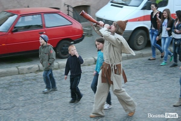 Луцьк відкрив туристичний сезон незвичною екскурсією. ФОТО