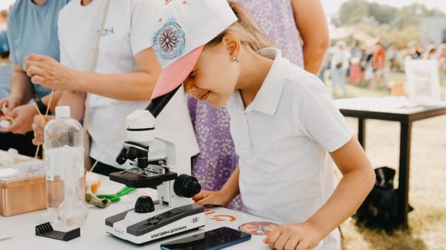 Біля Луцька відбувся фестиваль повітряних зміїв. ФОТО 