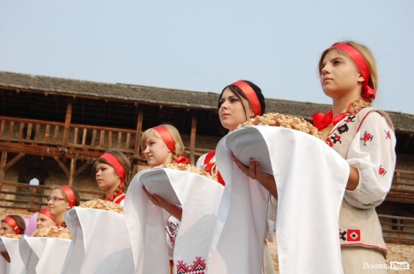 У замку Любарта вітали «ліпших з ліпших» студентів. ФОТО