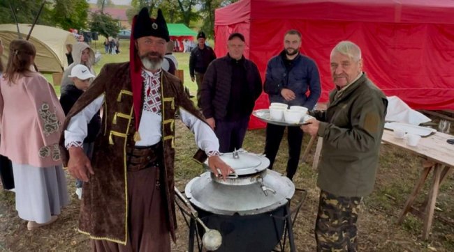 «Згуртовуємося заради наших військових»: у громаді на Волині на фестивалі збирали кошти для ЗСУ