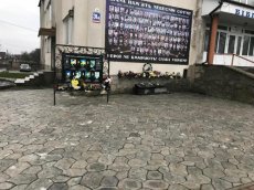 У Ратному завершили облаштування Стенду Героїв 