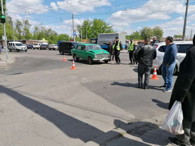 Біля Центрального ринку у Луцьку зіткнулись два легковики. ФОТО