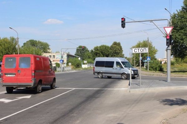 У Луцьку - новий світлофор, аналогів якому в Україні немає. ФОТО