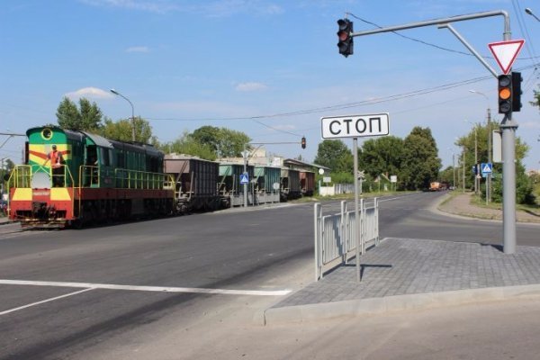 У Луцьку - новий світлофор, аналогів якому в Україні немає. ФОТО