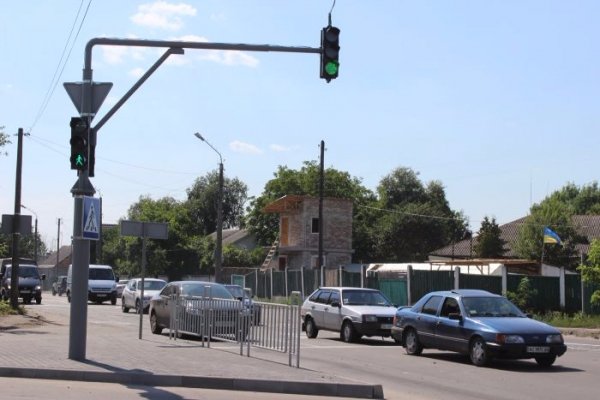 У Луцьку - новий світлофор, аналогів якому в Україні немає. ФОТО