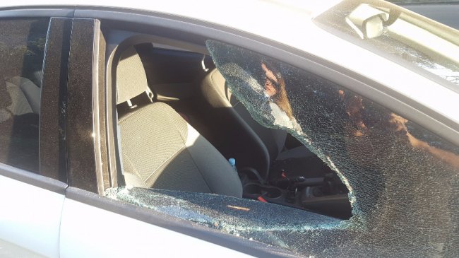 У центрі Луцька серед білого дня обікрали машину