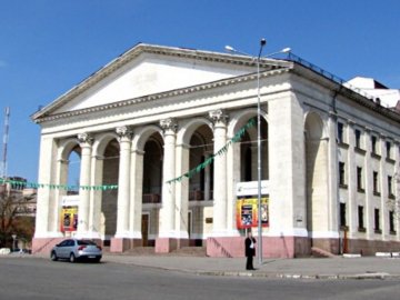 У тимчасово окупованому Херсоні чекають на політтехнологів, аби провести «референдум»