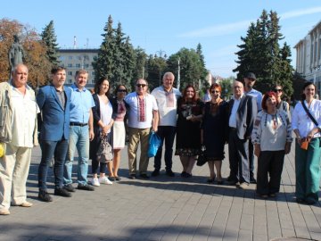 У центрі Луцька відкрили міжнародний фестиваль. ФОТО