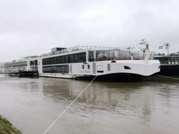 В Угорщині взяли під варту українця, який був капітаном корабля Viking 