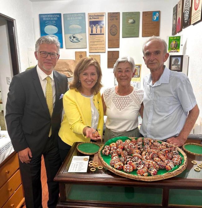 Українське подружжя з Бразилії створило 120 тисяч писанок