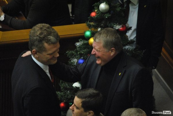 Волинський нардеп кидався гречкою в свого колегу. ФОТО