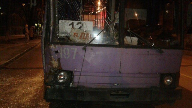 У Луцьку тролейбус «наздогнав» маршрутку