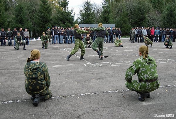 Як волинських юнаків проводжали в армію. ФОТО