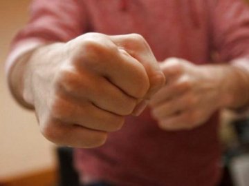 Двоє п'яних хуліганів побили трьох волинян та поліцейського