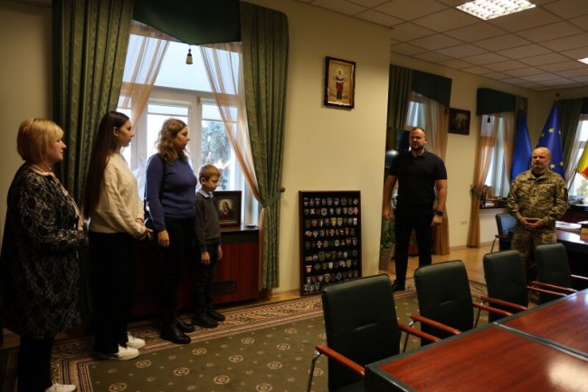 У Луцьку вручили державні нагороди рідним загиблих Героїв
