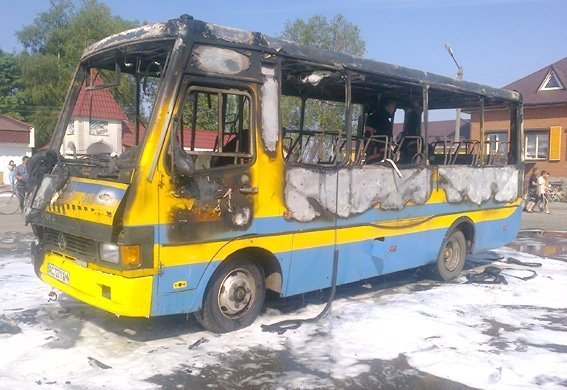 На Волині згорів автобус
