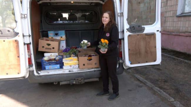 «Хустка добра»: жінкам, які лікуються у волинському онкоцентрі, вручили подарунки