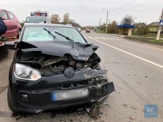 На Волині Volkswagen влетів у «Жигулі». ФОТО