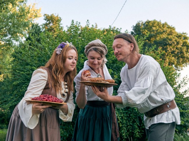 Театр на ходулях, драйвовий концерт, фуд-корт: чим дивуватиме ярмарок у Торчині