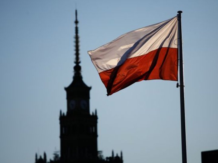 У Польщі призупиняють виплати для українців: нові умови отримання грошової допомоги