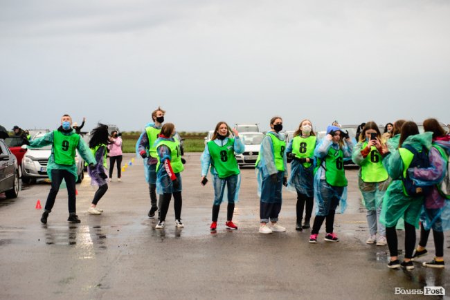 Сотні машин, несподіванки від Novellina і неймовірні емоції: автоконцерт БЕZ ОБМЕЖЕНЬ відгримів під Луцьком. ФОТОРЕПОРТАЖ