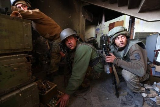 Як живуть «кіборги» у найгарячішій точці Донецька. ФОТО