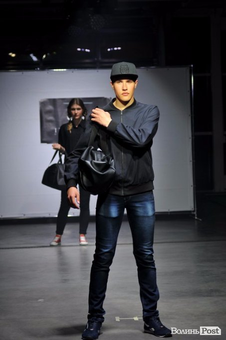 Свято краси і моди: як мийку в Луцьку перетворили на модний подіум