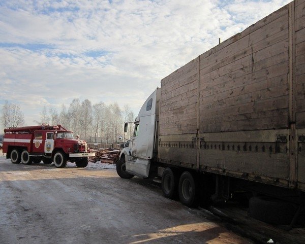 На Волині рятувальники витягали вантажівку із замету. ФОТО