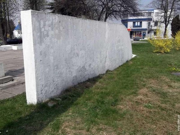 Влада Нововолинська «збиває» з людей гроші на «помпезний» ремонт радянського пам'ятника, – активісти