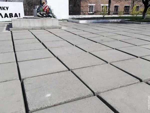 Влада Нововолинська «збиває» з людей гроші на «помпезний» ремонт радянського пам'ятника, – активісти