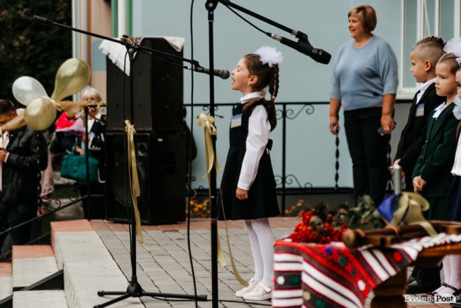 У Луцькому НВК №26 пролунав перший дзвінок. ФОТОРЕПОРТАЖ