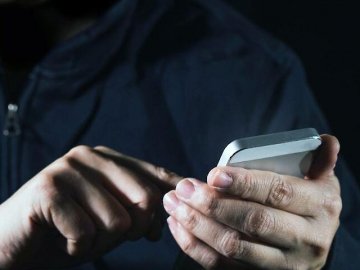 У СІЗО дозволили користуватися інтернетом та телефоном