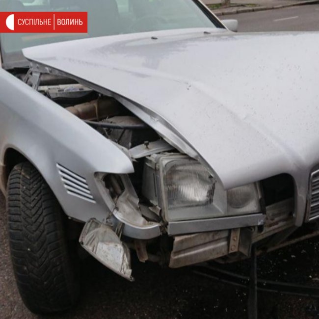 Ранкове зіткнення на проспекті Перемоги: потерпіла – пасажирка таксі. ФОТО 