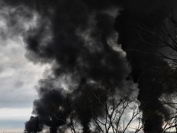 Росіяни обстріляли дитсадок у Херсоні: спалахнула пожежа