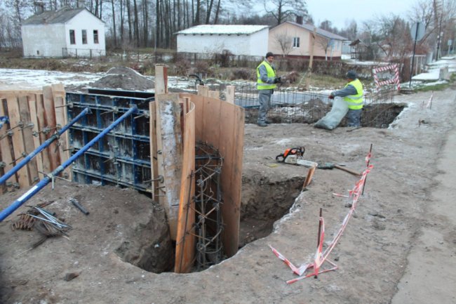 Велосипедні доріжки, освітлення і каналізація: як облагороджують туристичну перлину Волині