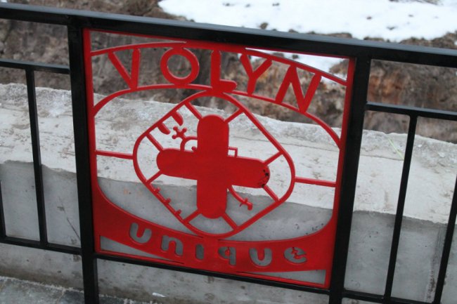 Велосипедні доріжки, освітлення і каналізація: як облагороджують туристичну перлину Волині