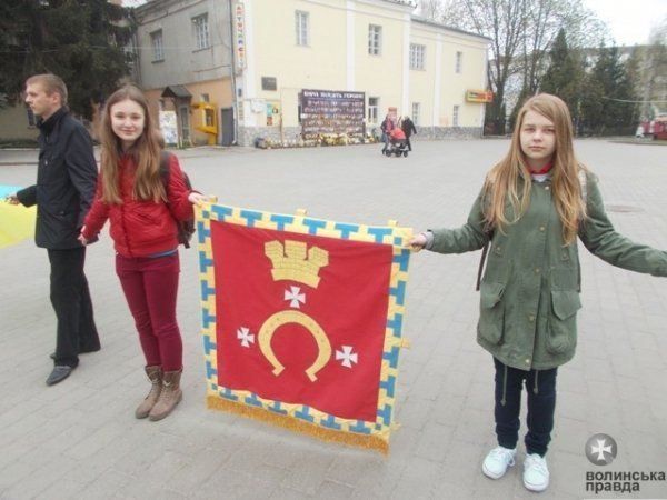 «Ланцюг єднання» у Луцьку. ФОТО