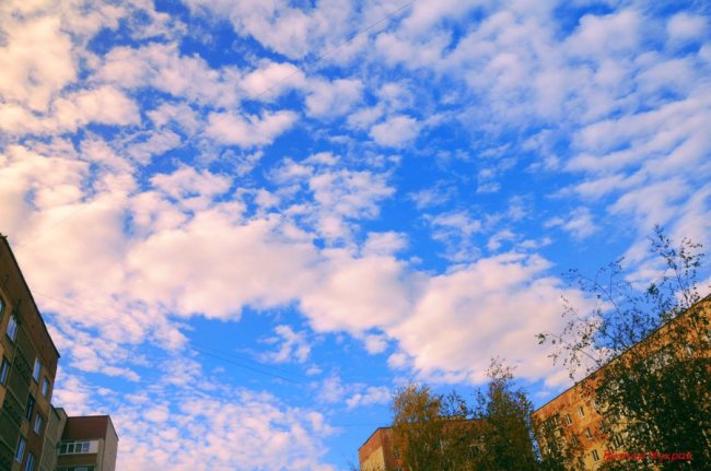 Осіннє небо над Луцьком на світлинах фотографа