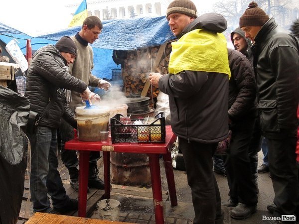 Майдан буденний. НОТАТКИ ОЧЕВИДЦЯ. ФОТО