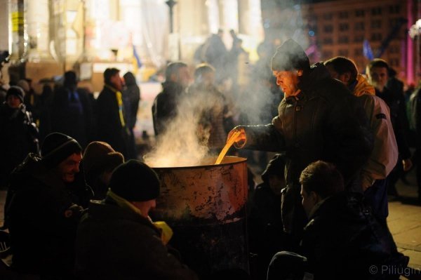 Фото за декілька хвилин до розігнання Майдану. ФОТО